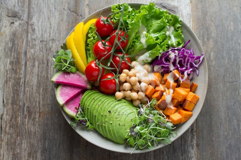 Mediterraner Kichererbsen-Bowl