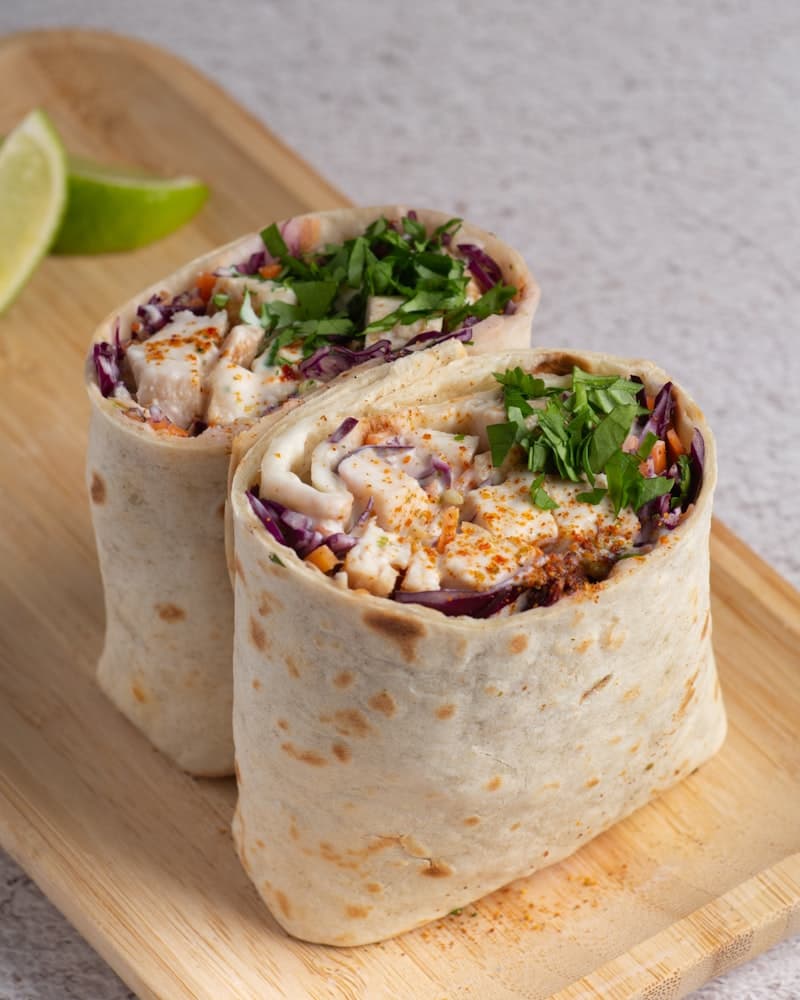Gegrillte Hähnchen-Gemüse-Wraps